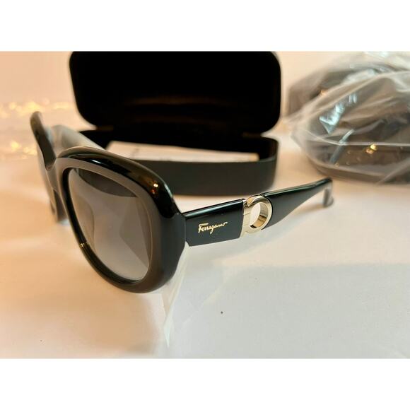 Salvatore Ferragamo SF727S 214 Sunglasses Women\'s Black Gradient 53mm NWT